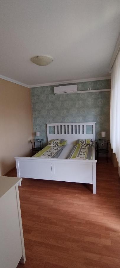 Levendula Apartmanhaz Hajduszoboszlo Bagian luar foto