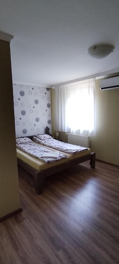 Levendula Apartmanhaz Hajduszoboszlo Bagian luar foto